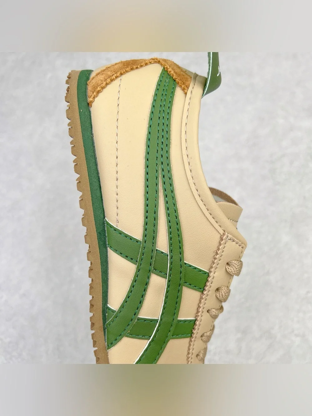Onitsuka Tiger by Asics Mexico66(shoe box not included)
